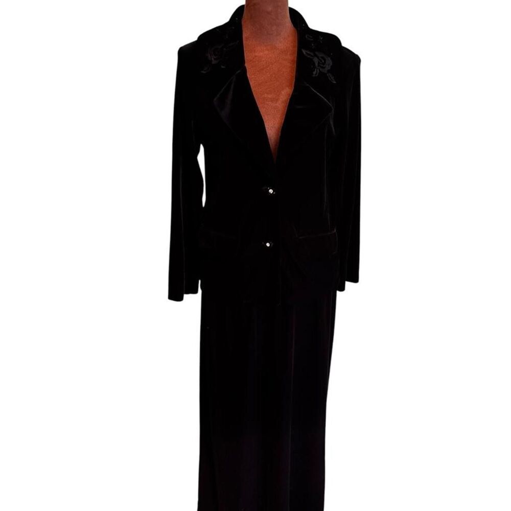 White-stag Women's Black Tailored-jackets